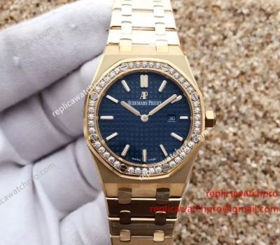 Swiss Fake Audemars Piguet Royal Oak Gold Case Diamond Bezel Dark Blue Face Watch